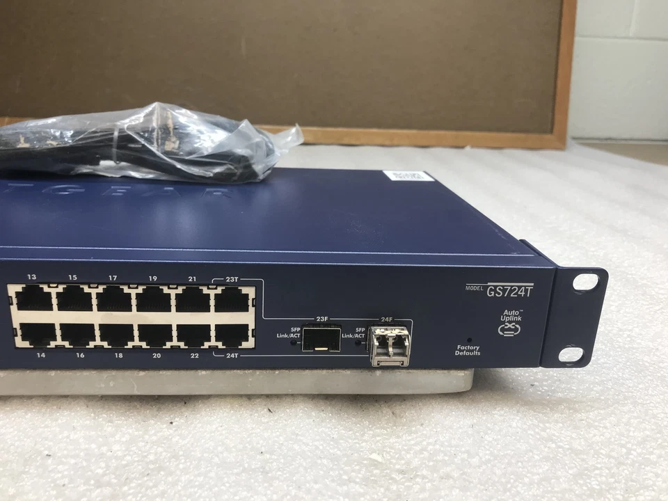 NETGEAR ProSafe GS724T Gigabit Managed Smart Switch 24x Ethernet GB 2x SFP - Image 2 of 4