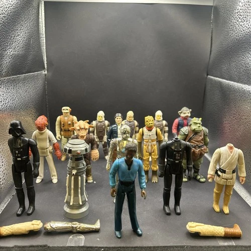 Lot of  12 Vintage Star Wars Figures  Plus Extras Look