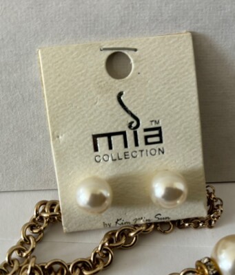 Mia Collection 24” Faux Pearls & Crystals Chain w/Impressive
