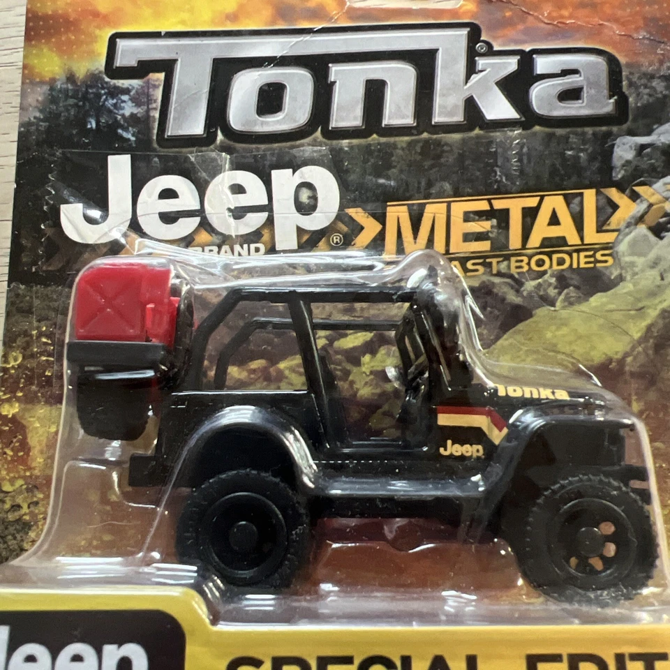 Carrocerías diecast de metal Tonka Jeep edición especial CJ7 - negro Foto 2 de 4