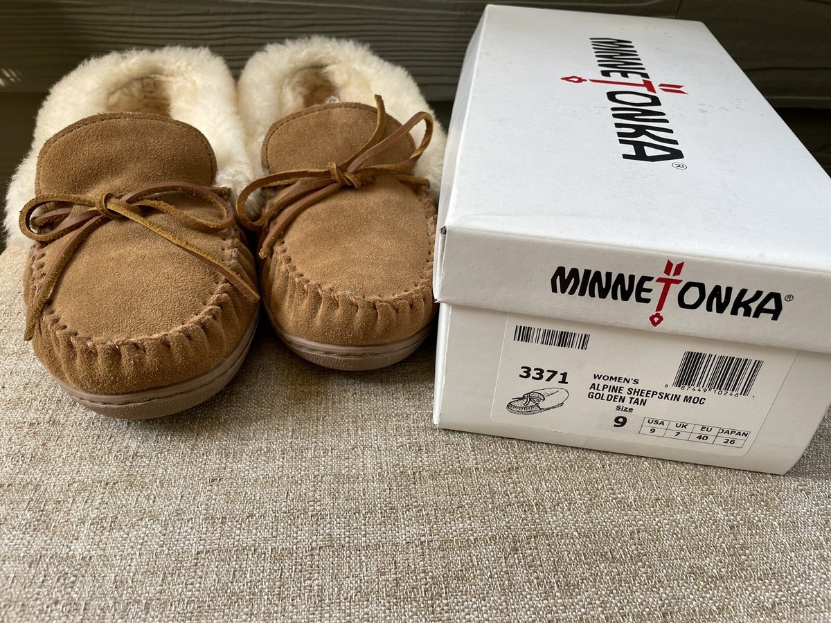 Ladies MINNETONKA Alpine Sheepskin Moc #3371 / Golden Tan / Size 9 