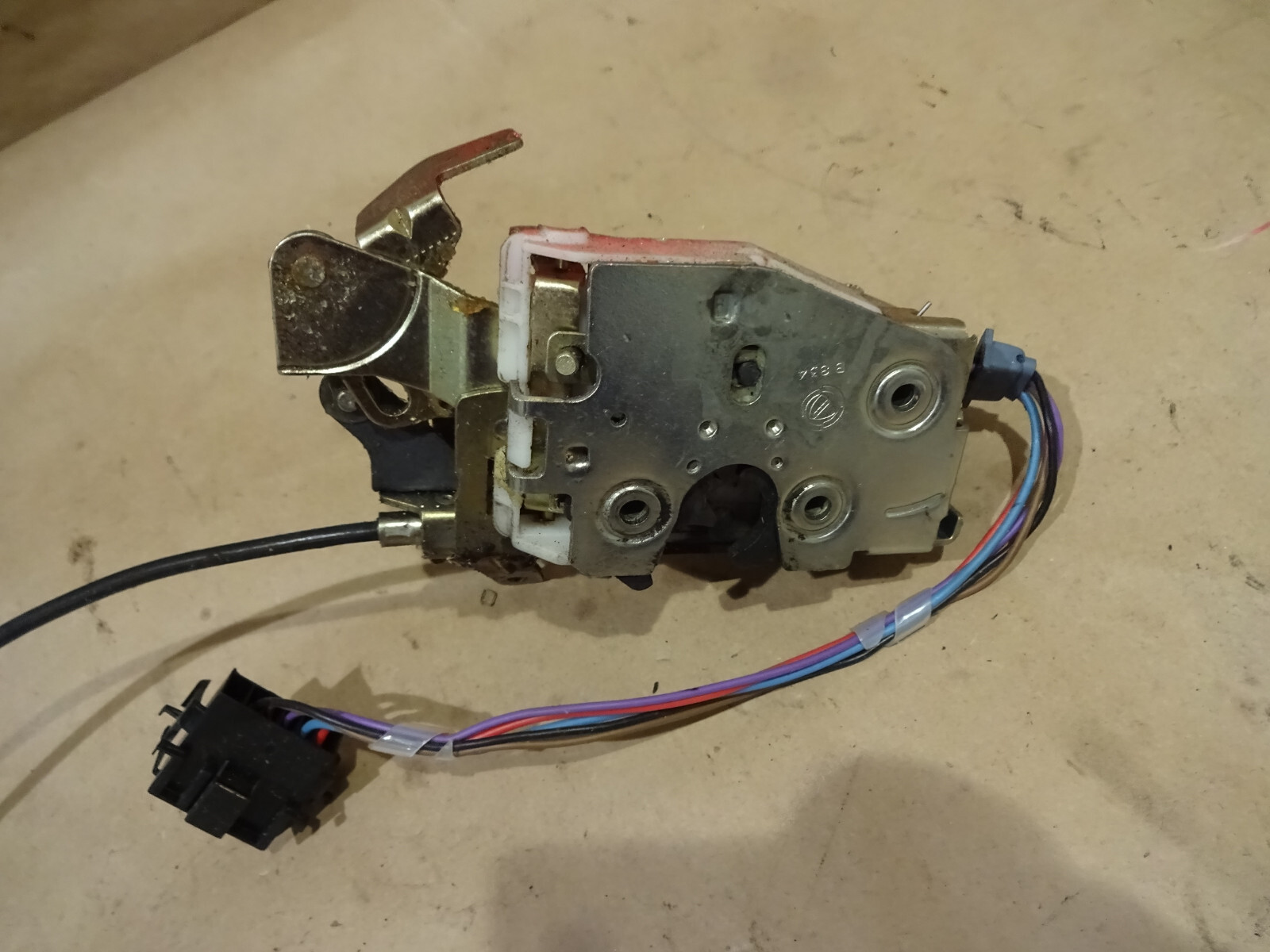 Ferrari 355,348 LH Door Lock/Actuator/Cable DAMAGE- Part# 64312600