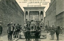 CARTE POSTALE / MACON / CARNAVAL / FETE 1909 CHAR POMPEIEN AMICALE ECOLE DESSIN