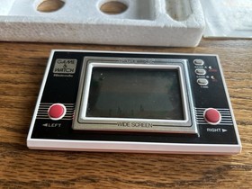 1981 Nintendo Game & Watch Wide Screen Turtle Bridge Fully Box Instru Working