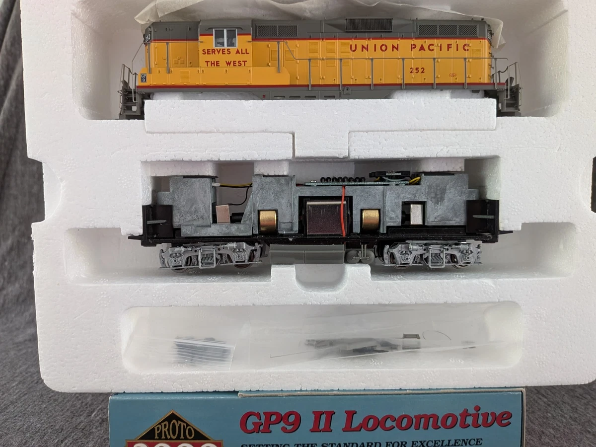 PROTO 2000 Union Pacific Railroad HO Model Railroad Locomotives