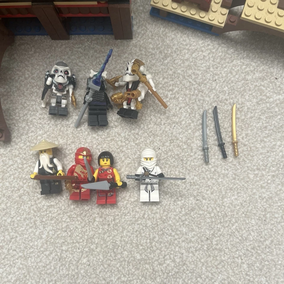 LEGO Ninjago 2507 Fire Temple, photo 2 of 5