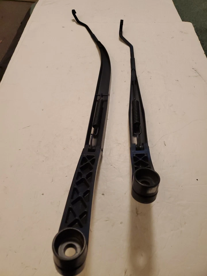 2012-2017 KIA RIO LEFT & RIGHT WINDSHIELD WIPER ARMS OEM - Image 2 of 4