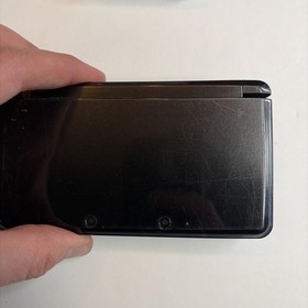 Nintendo 3DS Handheld Video Game Console Black CTR-001 W Charger Stylus