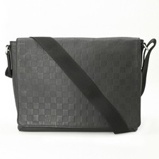 LOUIS VUITTON Damier Infini District MM Shoulder Bag, Black N41038 GZl1hus2