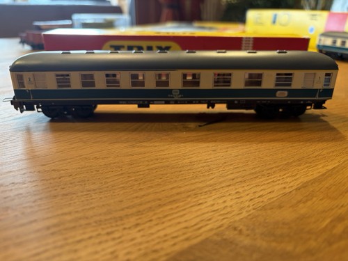 Trix Express H0 53 3351 00 Personenwagen 1./2. Klasse 70 145-2 DB | Zustand: Gebraucht