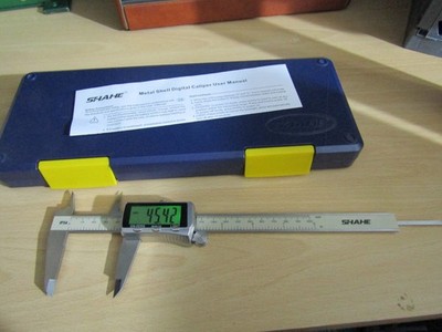 SHAHE hintergrundbeleuchtete digitale LCD-Messschieber 0-8 ZOLL/0-200 MM kommt mit Box und Handbuch
