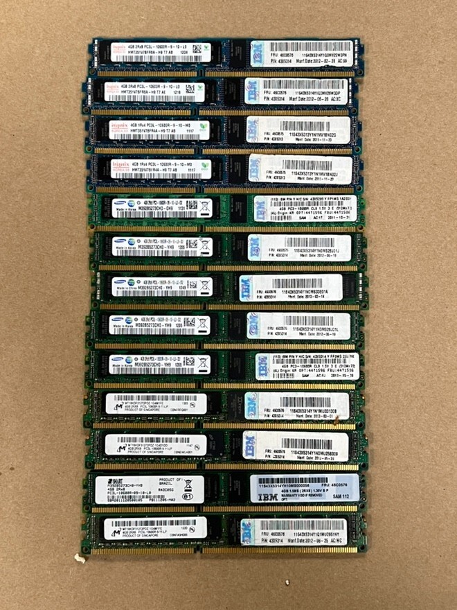 サーバー HP compad Lot of 13 x 4GB PC3L-10600R-9-11-LP DDR3-1333 ECC RAM PN:46C0576