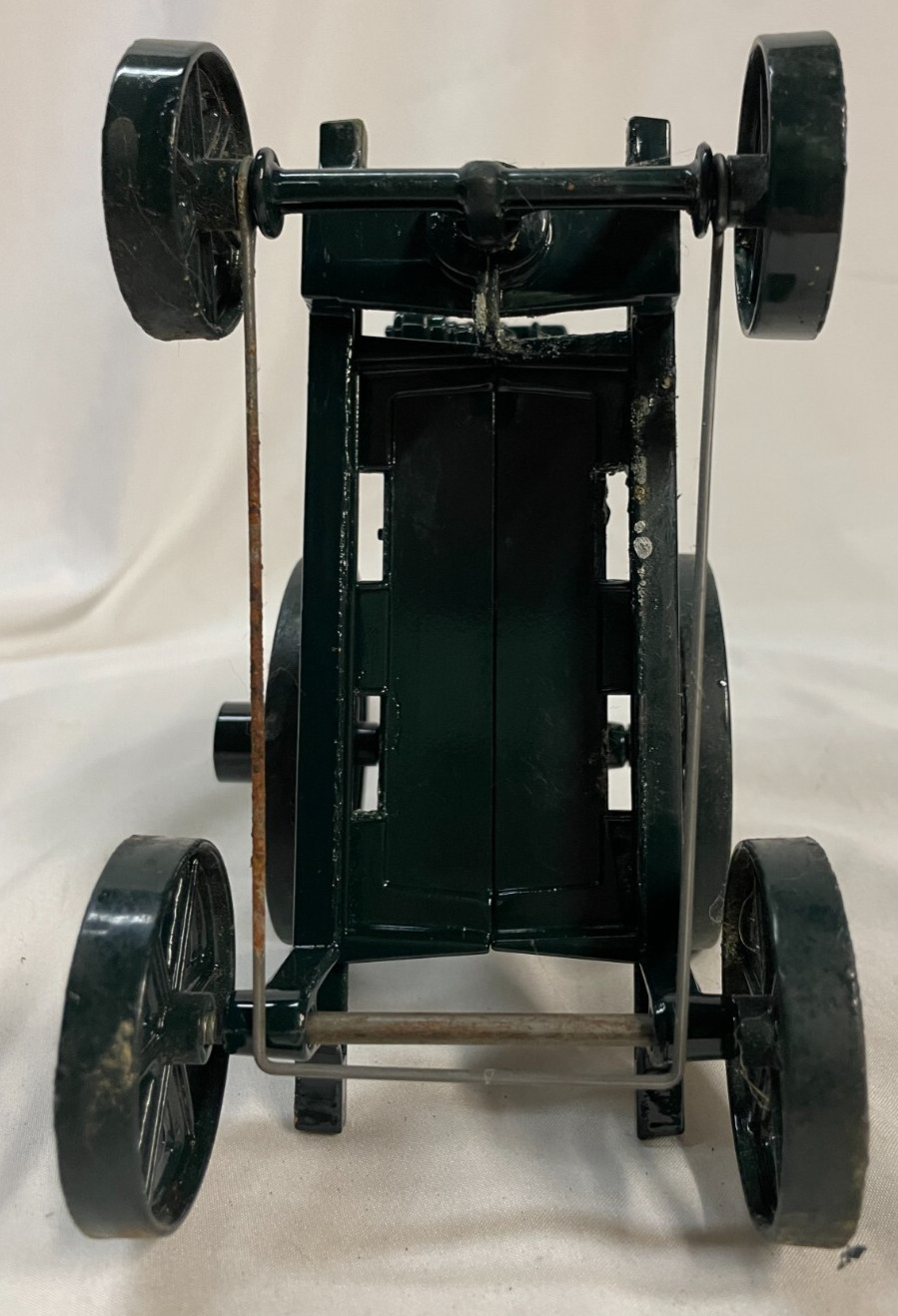 ERTL item # 4351 Green McCormick-Deering Model 'M' Engine Model with Box