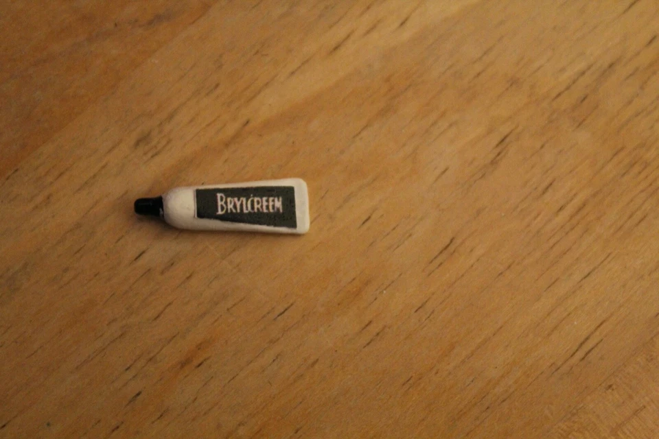 HANDCRAFTED CASA DELLE BAMBOLE = Tubo in metallo di BRYLCREAM