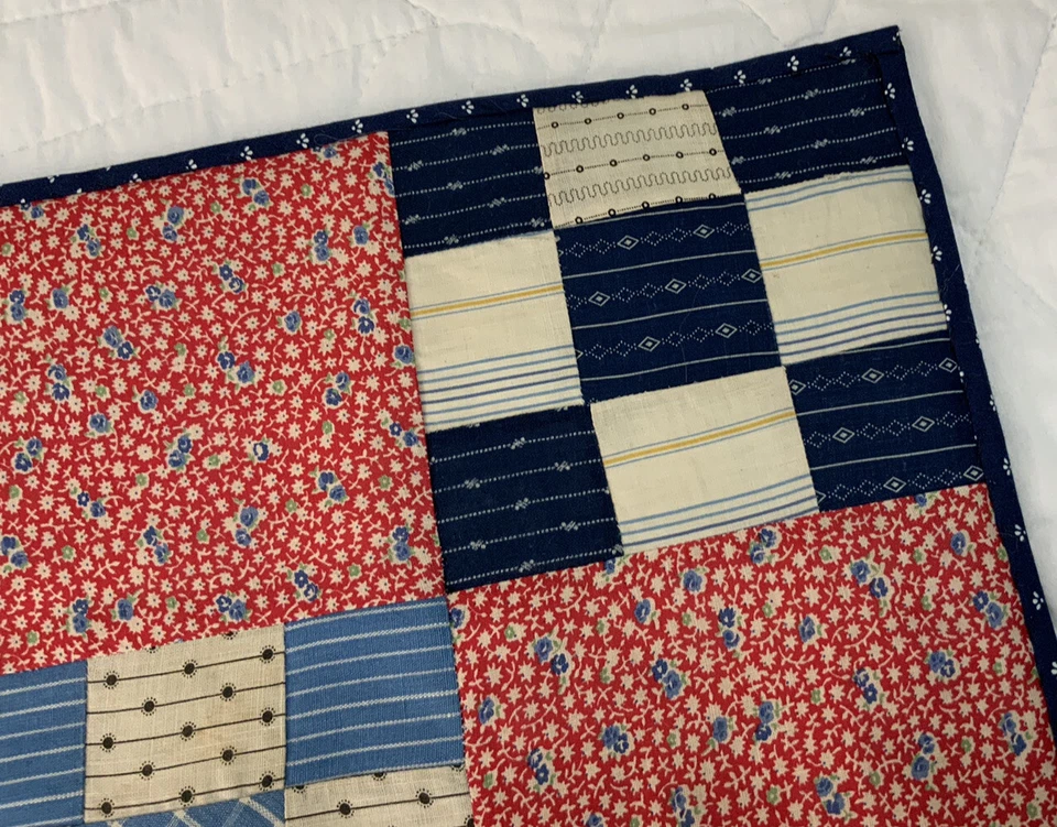 Edredón antiguo vintage de retazos, nueve parches, impresiones tempranas de calicó Foto 2 de 4