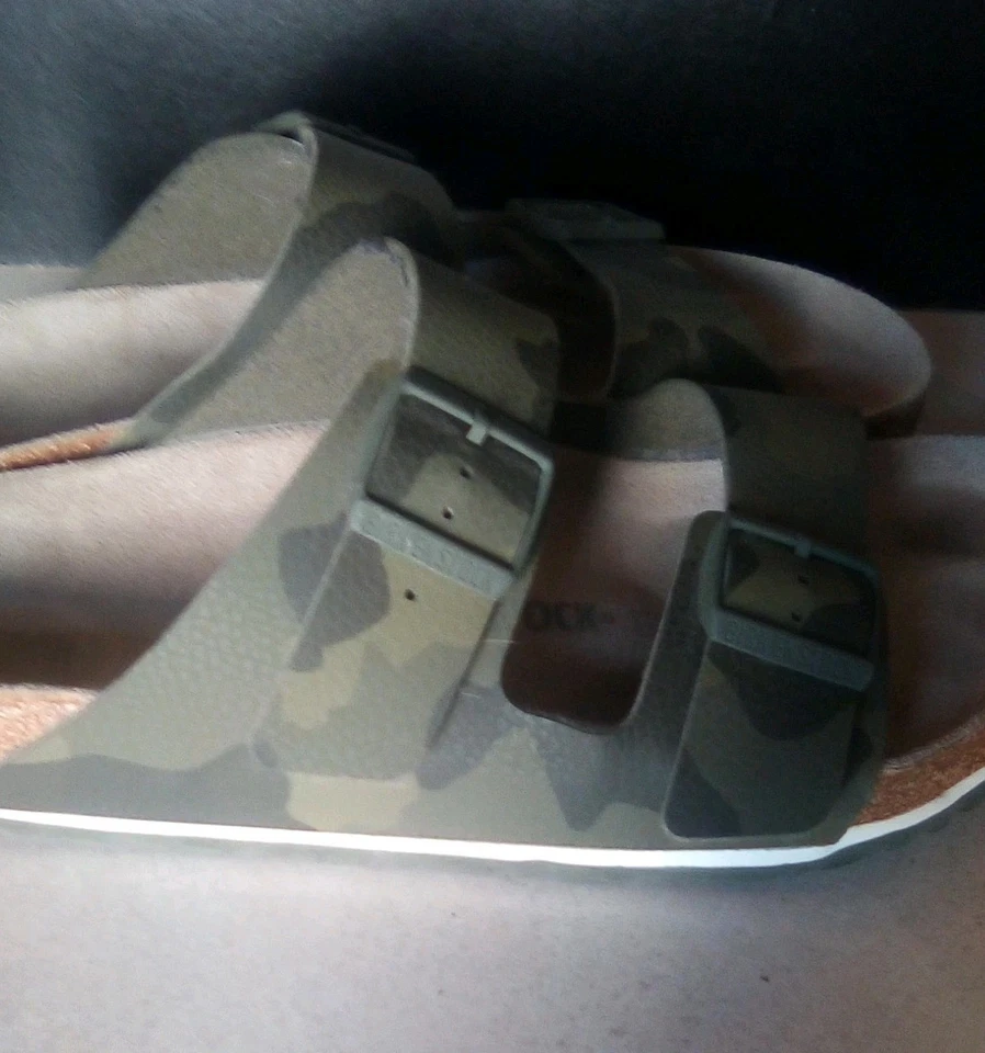 Sandalias Birkenstock camufladas para hombre talla 43 o 10 Foto 3 de 4
