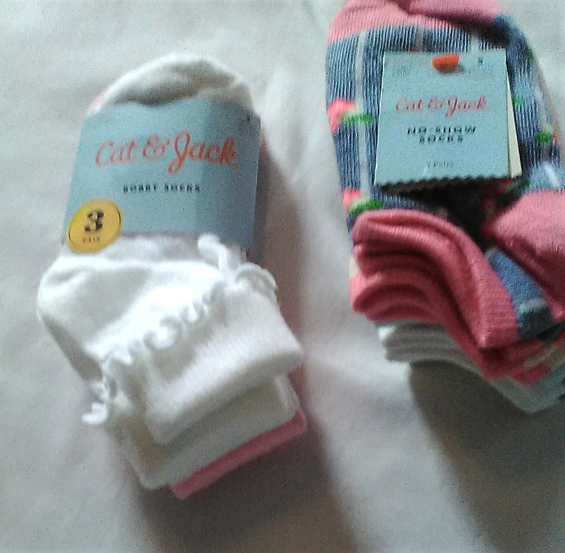 Cat & Jack 10 pairs girls socks-3 pr bobby sox, 7pr no show size 5-1/2 to 8-1/2