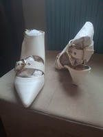 Brand New White Shoes Size 6