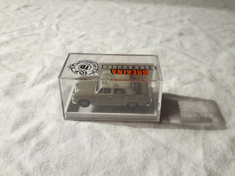 Brekina 23053 H0 Mercedes Benz 180 Ponton, graugrün