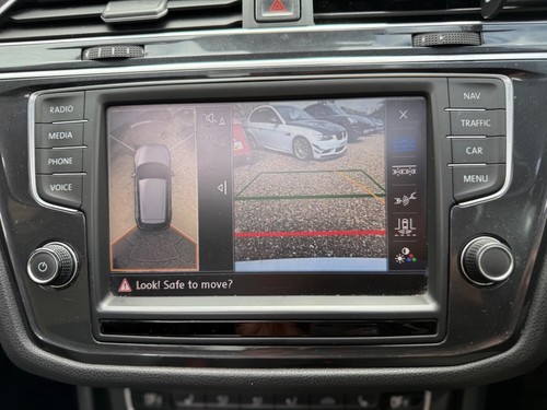 2016 Volkswagen Tiguan 2.0 TDI BlueMotion Tech R-Line DSG 4Motion Euro 6 (s/s) 5 - Picture 18 of 24