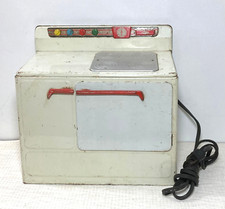 VINTAGE 1950'S WOLVERINE TIN LITHO ELECTRIC PLAY STOVE, OVEN RANGE, WORKS
