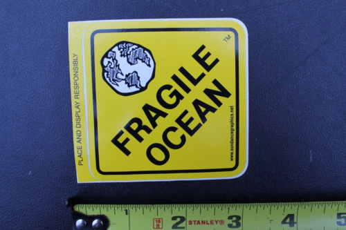 Fragile Ocean Surfboards Yellow Street Sign Earth V50A Vintage Surfing STICKER - Afbeelding 1 van 8