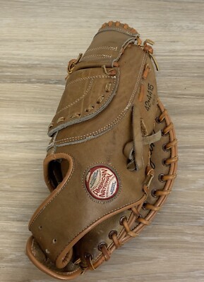 Spalding Model 42-4415 Mike Hegan RHT Glove Advisory Staff First