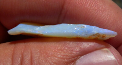 Opale Brute Naturelle D'Australie - Bleu Intense 15 Carats - 30x10x6 Mm