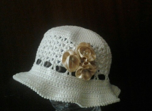 cappello/berretto bimba/neonata artigianale battesimo/cerimonia beige/panna - Foto 2 di 2