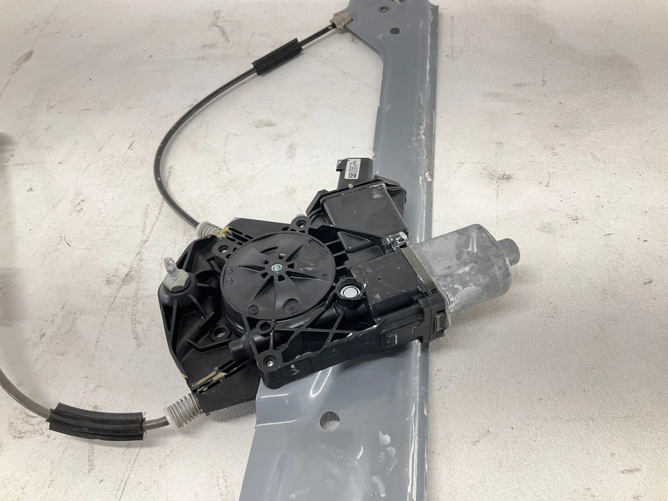 Regulador ventana puerta delantera derecha GMC Yukon XL 15-20 Foto 4 de 4