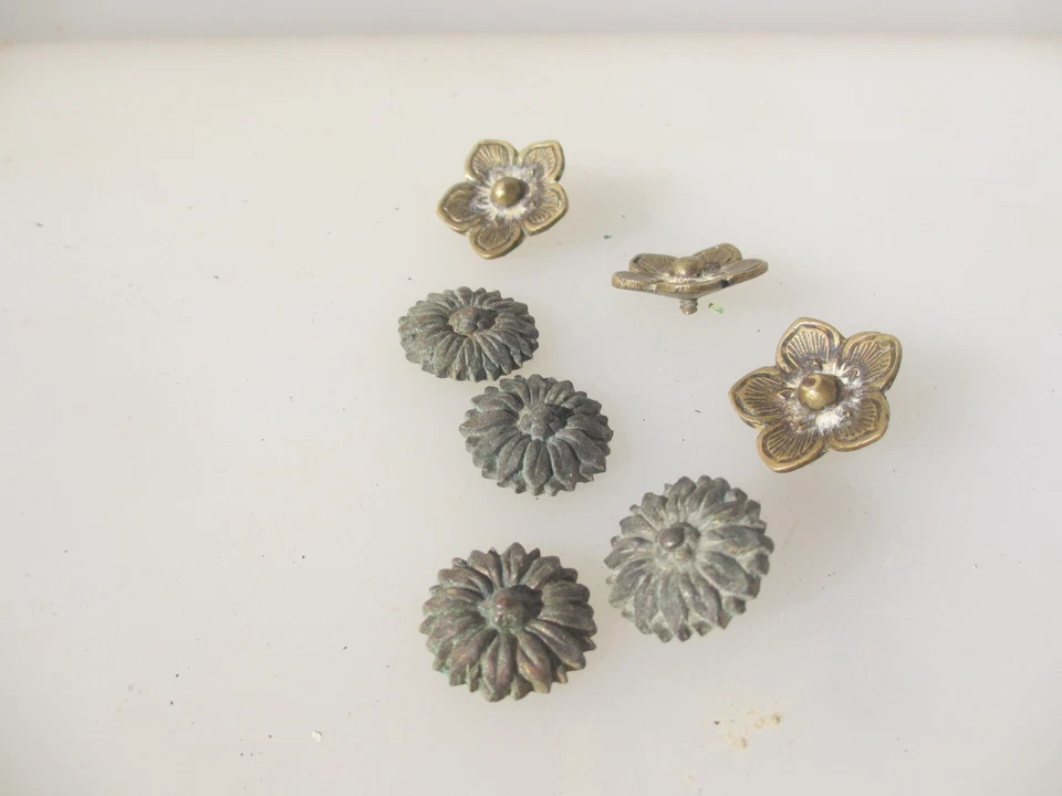 Victorian Brass Ormolu Furniture Hardware Mounts French Flowers Antique Gilt LOT - Image 3 of 4