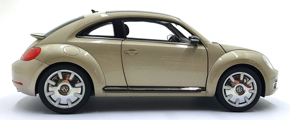 Kyosho escala 1/18 diecast 08811MS - Volkswagen The Beetle cupé Moon Rock plateado Foto 3 de 4