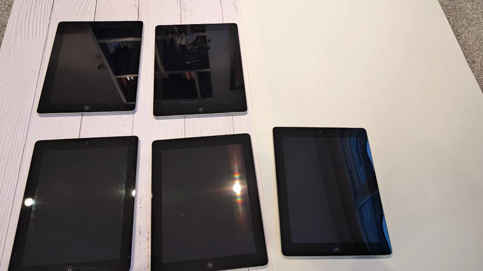 Bundle Of 5 Apple Ipads 2nd Gen 32GB WiFi + Cellular Model A1430 Grey - Image 3 of 4