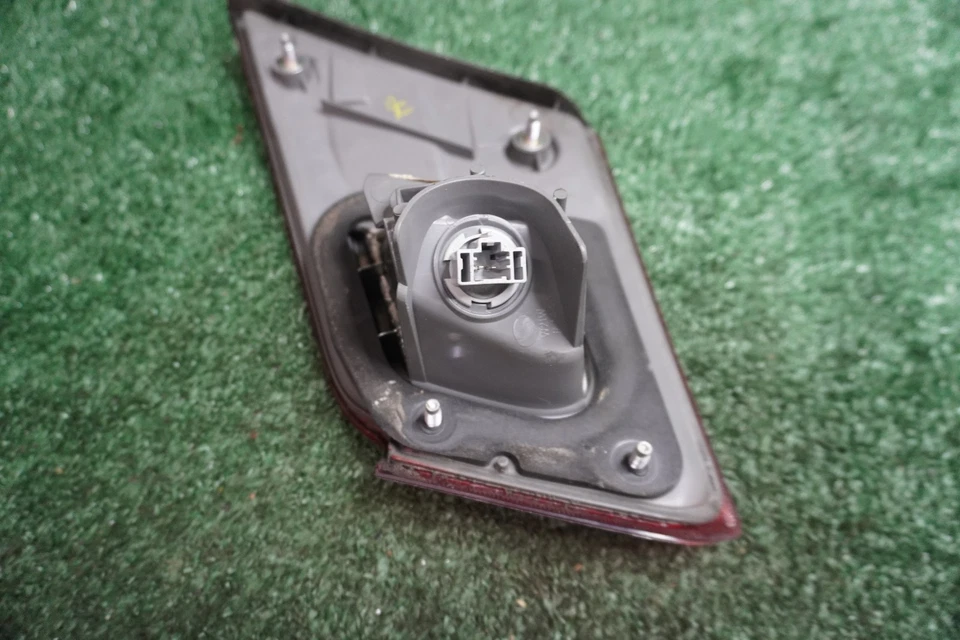 2009 2010 2011 MITSUBISHI GALANT TRUNK LEFT DRIVER SIDE TAIL LIGHT 8330A401 OEM - Image 4 of 4