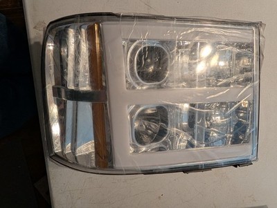 Chrysler Head Light Right Side After Market sae hr a 2 i7 2 pp3 07 7c