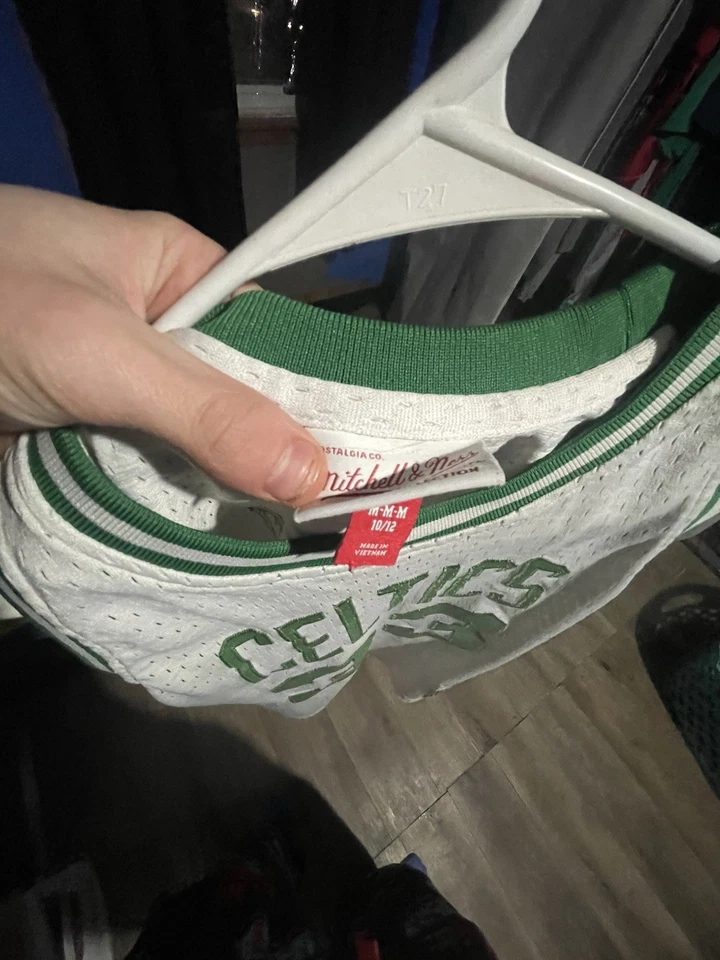 LARRY BIRD Brand New Hardwood Classics Mitchell & Ness NBA Jersey tags 1985 - 86 - Image 3 of 3