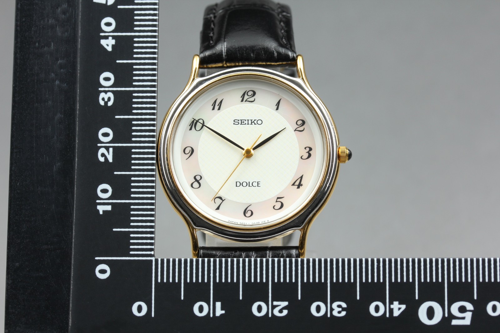 SEIKO Dolce 5E61-0A20 33mm Shell Dial Quartz Men's Vi… - Gem