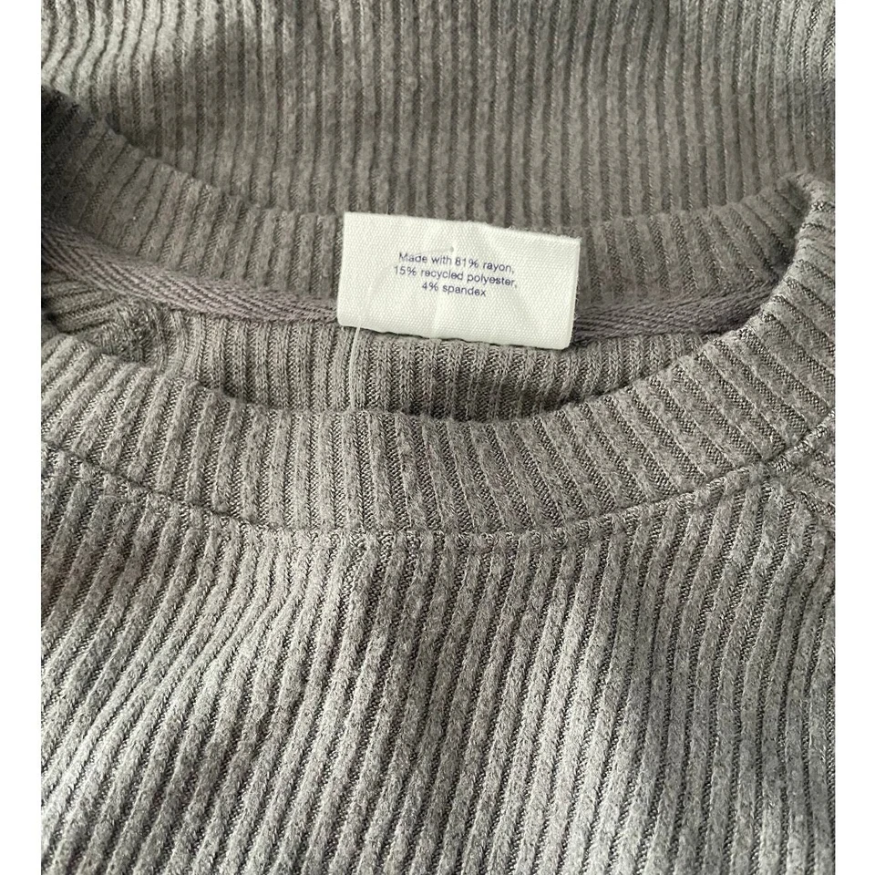 NEW Gap Teen gray soft ribbed long sleeve crop top girls 10 gray - Image 4 of 4
