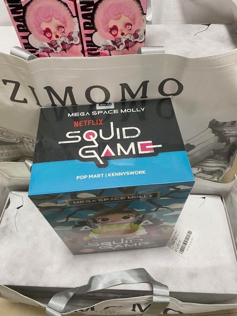 POP MART MEGA Collection 400%+100% SPACE MOLLY Squid Game POP MART MEGA Collection 400%+100% SPACE MOLLY Squid Game