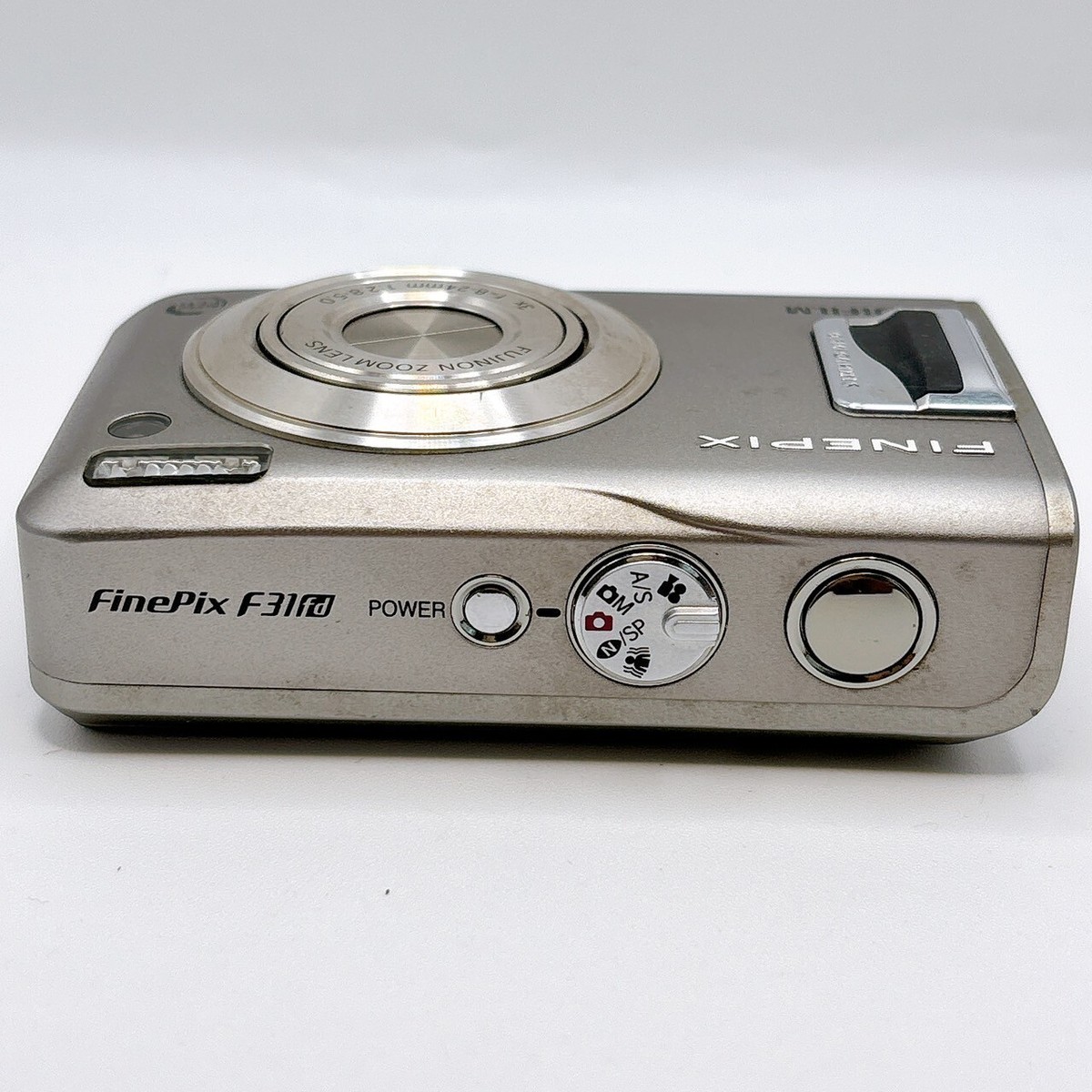 富士フイルム FinePix F31fd 本体のみ ④ Fujifilm FinePix F31fd Silver 6.3MP Compact Digital Camera