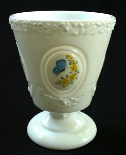 Vint~FENTON~Milk Glass~5.75"x4.5"~VASE~SIGNED~Hand Painted~PEDESTAL~BUTTERFLIES - Picture 11 of 15