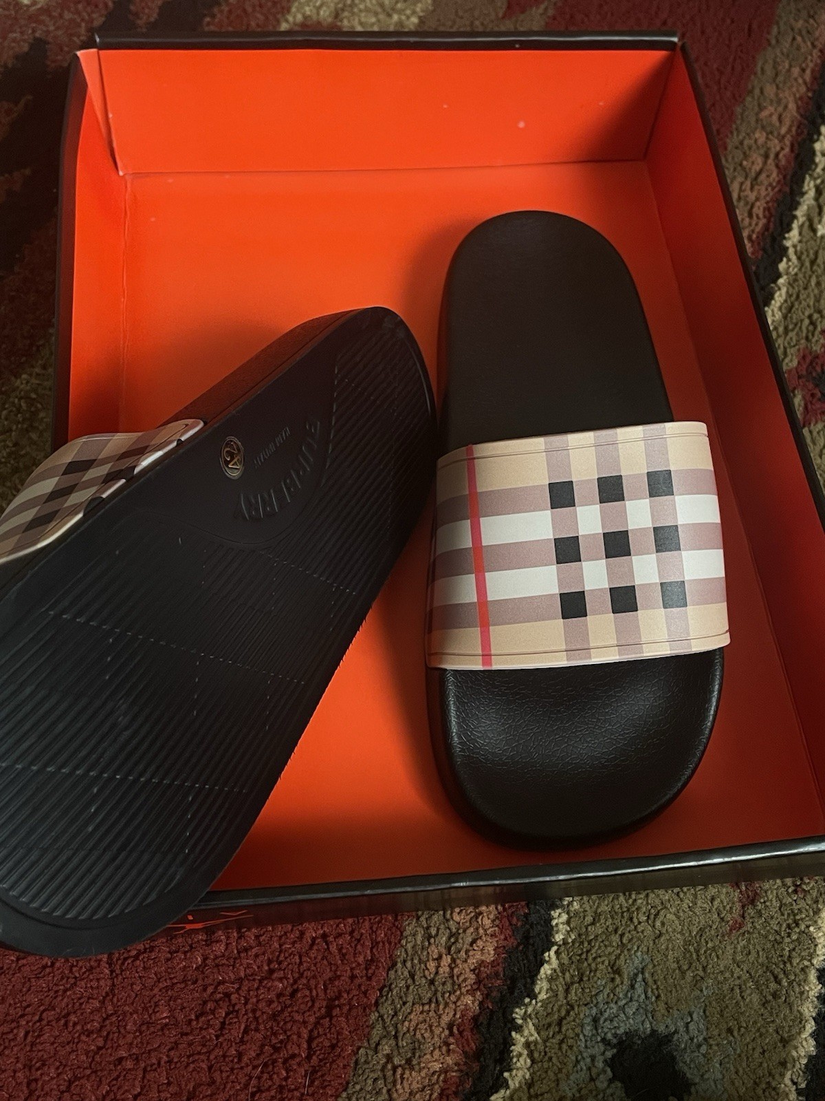 Burberry Mens Slides Size 42 EU 9 US Comfortable Luxury Sandals-image