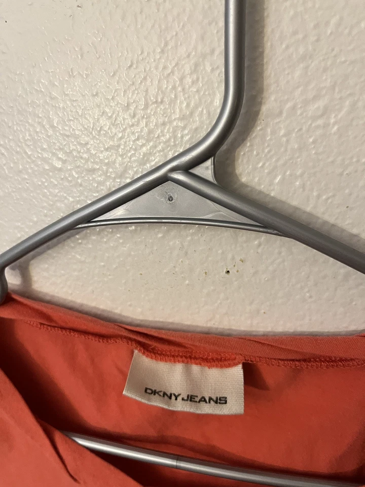 Camiseta dkny Graphic Y2K Algodón - Mujer Pequeña Naranja Manga Gorra Foto 3 de 4