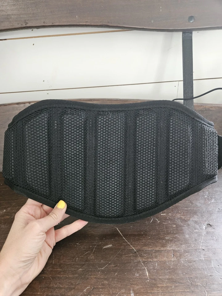 Cinturón de entrenamiento de levantamiento de pesas estructurado Nike negro, talla pequeña Foto 3 de 4