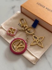 LOUIS VUITTON Bag charm Key chain Pink Color Line Flower Circle Gold