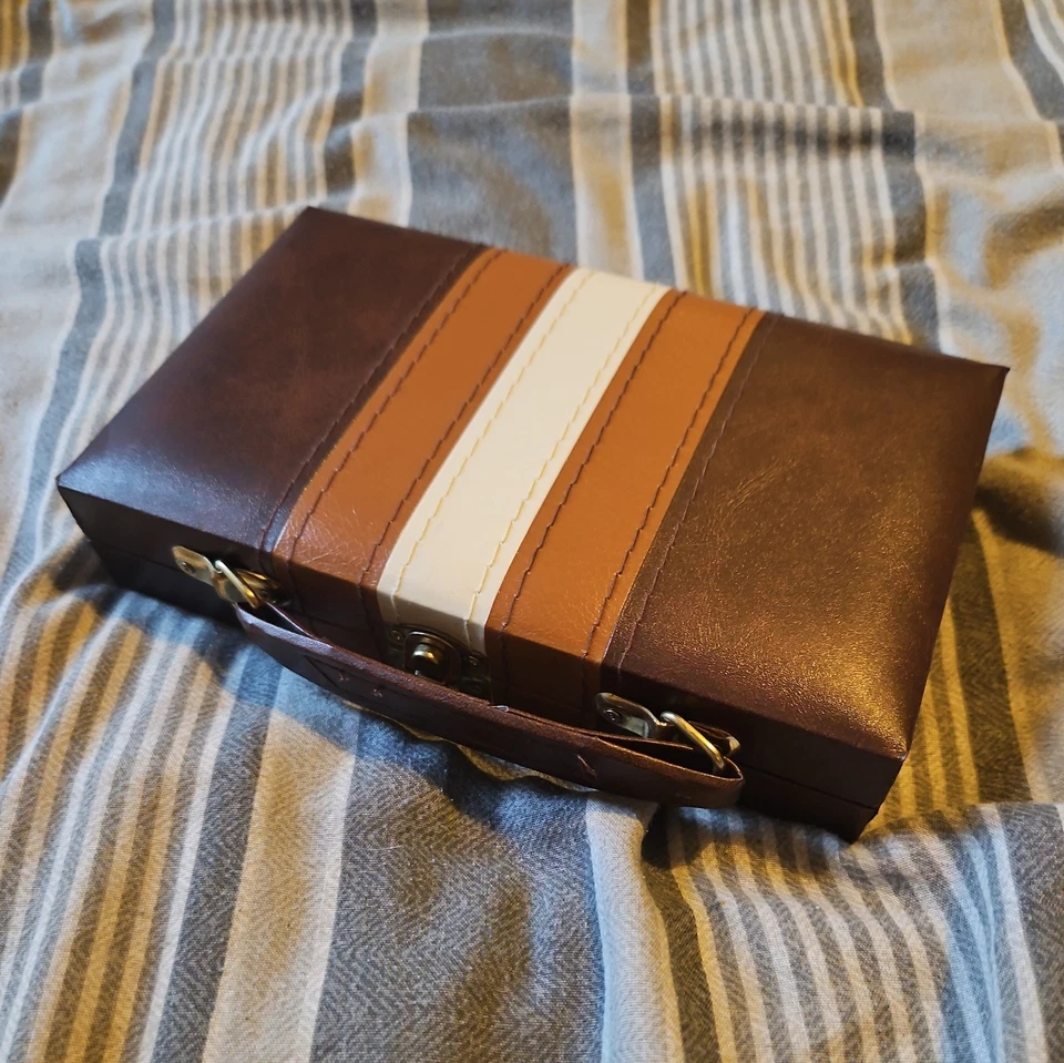 28 Piece Dominoe Set In Briefcase Styled Case - Image 2 of 4