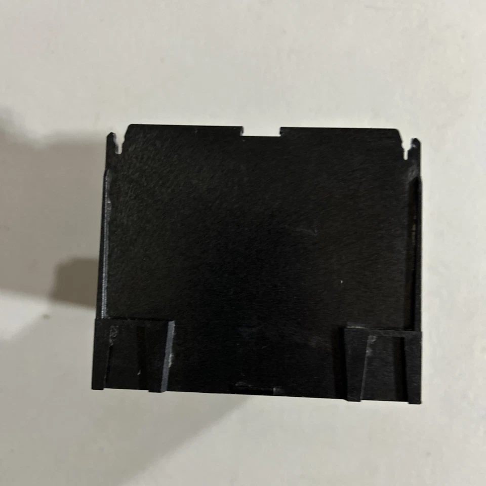 Marathon CAT:1333575 420A Distribution Terminal Block 600V 3P - Image 4 of 4