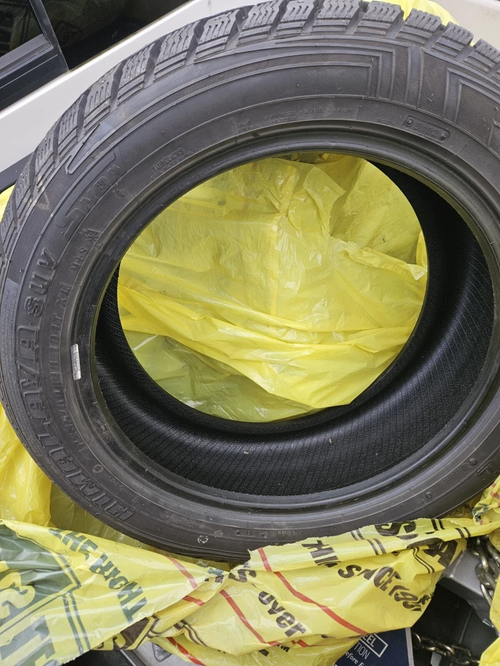 4 neumáticos con tachuelas Federal Himalaya SUV nieve 235/50R18 101T XL invierno nieve Foto 4 de 4