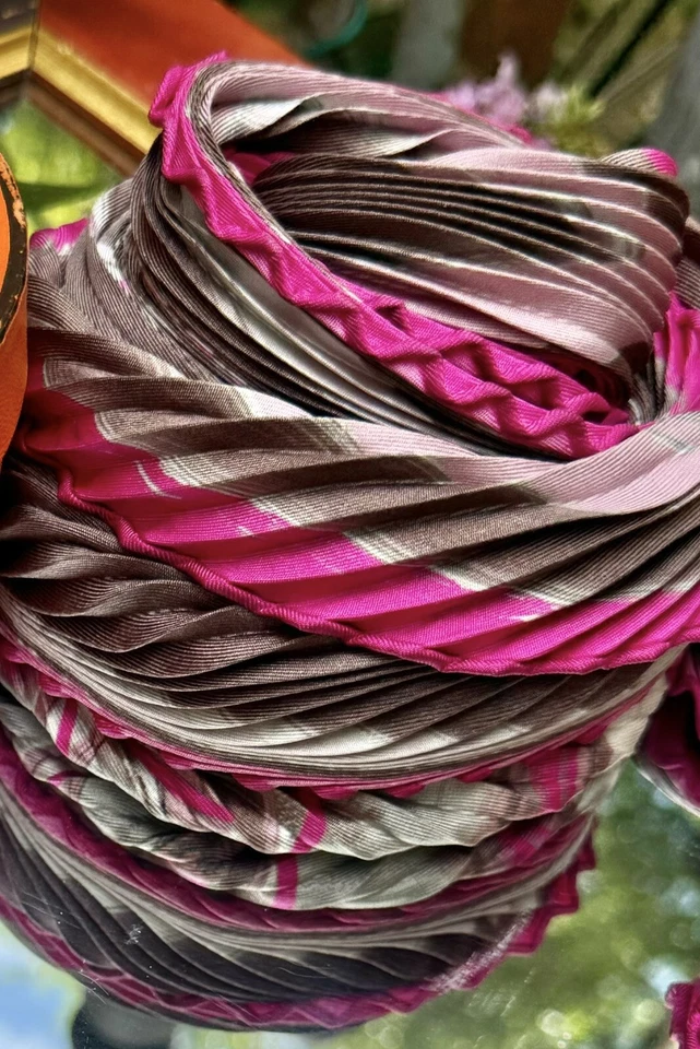 爱马仕手风琴围巾(巴黎买) — 第 2/4 张图片