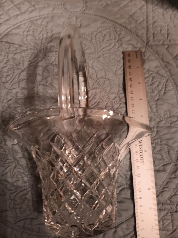 Clear Glass Diamond Pattern Basket 